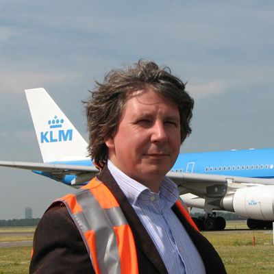 Onderzoek afbraak Glucol in run-off water Matthijs Siers onderzoekt de mogelijkheden om de afbraak van Glucol in de sloten rondom Schiphol te versnellen